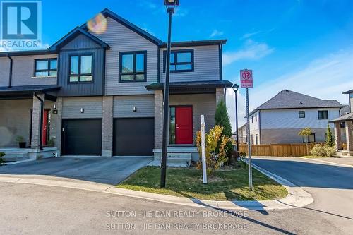 2 - 819 KLEINBURG DRIVE  London North (North B), ON N5X 0N6