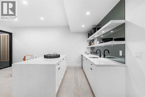 1604 48 Avenue Sw, Calgary, AB - Indoor