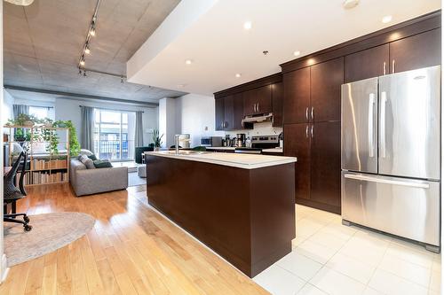 209-5255 Av. du Parc  Montréal (Le Plateau-Mont-Royal), QC H2V 4G9