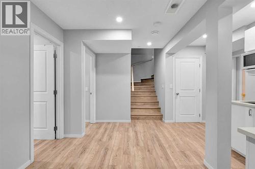 106 Lucas Crescent Nw, Calgary, AB 