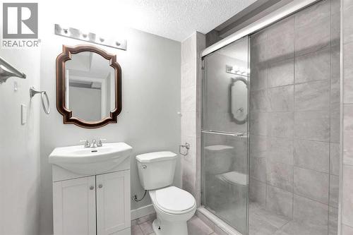 106 Lucas Crescent Nw, Calgary, AB 