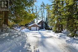 25 mins to Arnprior or Pakenham; 45 mins Kanata - 