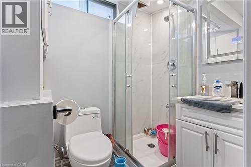 23 Greenbrier Road, Cambridge, ON - Indoor Photo Showing Bathroom