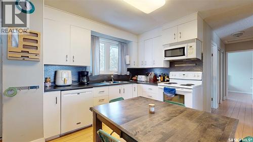2231 Dewdney Avenue E, Regina, SK - Indoor Photo Showing Kitchen With Double Sink