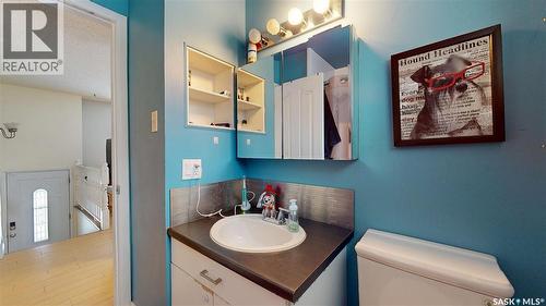 2231 Dewdney Avenue E, Regina, SK - Indoor Photo Showing Bathroom