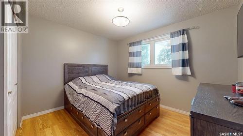 2231 Dewdney Avenue E, Regina, SK - Indoor Photo Showing Bedroom