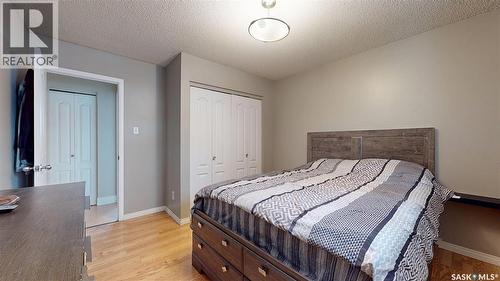 2231 Dewdney Avenue E, Regina, SK - Indoor Photo Showing Bedroom