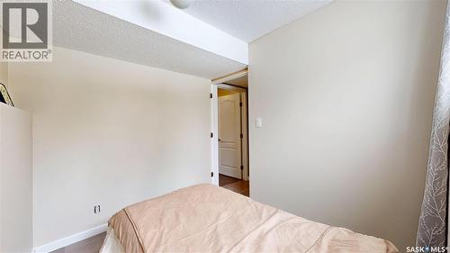 2231 Dewdney Avenue E, Regina, SK - Indoor Photo Showing Bedroom