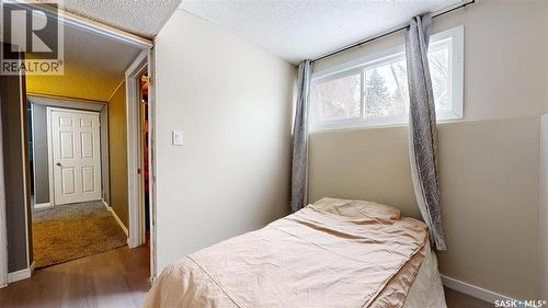 2231 Dewdney Avenue E, Regina, SK - Indoor Photo Showing Bedroom