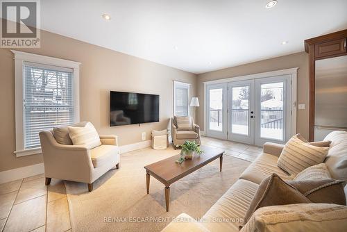48 Lincoln Avenue, Brantford, ON - Indoor Photo Showing Living Room
