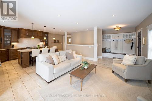 48 Lincoln Avenue, Brantford, ON - Indoor Photo Showing Living Room