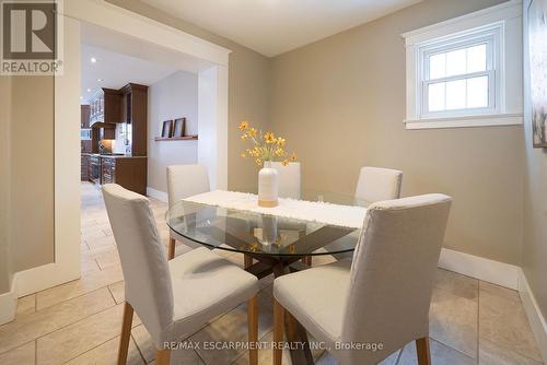 48 Lincoln Avenue, Brantford, ON - Indoor Photo Showing Dining Room