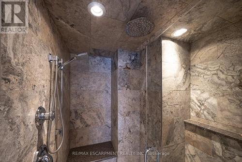 48 Lincoln Avenue, Brantford, ON - Indoor Photo Showing Bathroom