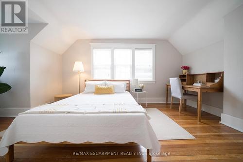 48 Lincoln Avenue, Brantford, ON - Indoor Photo Showing Bedroom