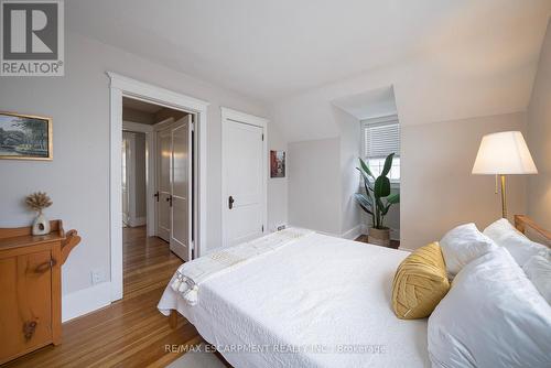 48 Lincoln Avenue, Brantford, ON - Indoor Photo Showing Bedroom