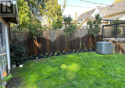 48 Lincoln Avenue, Brantford, ON - Outdoor