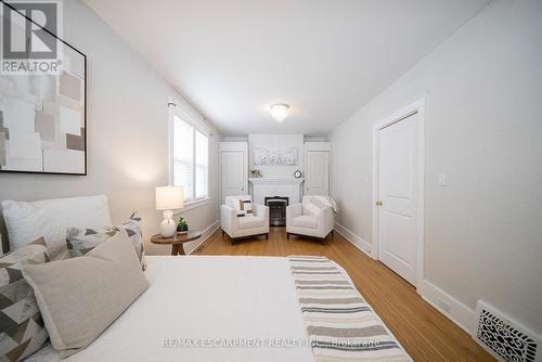48 Lincoln Avenue, Brantford, ON - Indoor Photo Showing Bedroom
