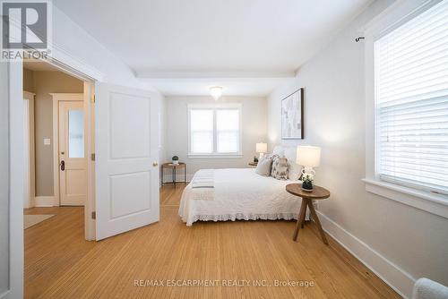 48 Lincoln Avenue, Brantford, ON - Indoor Photo Showing Bedroom