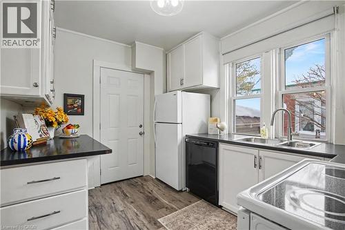 116 Waterloo Street, Waterloo, ON - Indoor Photo Showing Kitchen With Double Sink