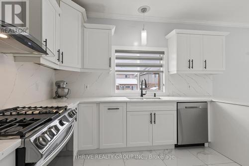 463 South Leaksdale Circle, London South (South U), ON - Indoor Photo Showing Kitchen With Double Sink