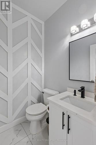 463 South Leaksdale Circle, London South (South U), ON - Indoor Photo Showing Bathroom