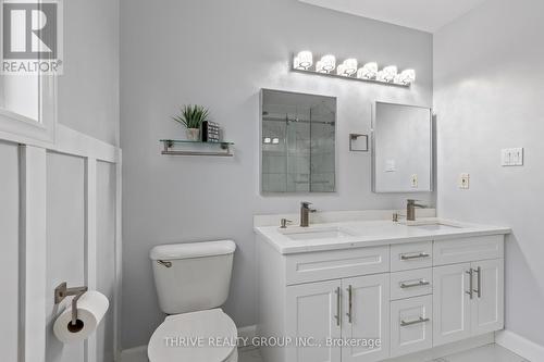 463 South Leaksdale Circle, London South (South U), ON - Indoor Photo Showing Bathroom