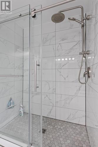 463 South Leaksdale Circle, London South (South U), ON - Indoor Photo Showing Bathroom