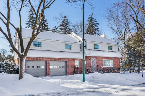 Façade - 1060 Ch. Dunraven, Mont-Royal, QC - Outdoor