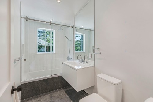 Salle de bains - 1060 Ch. Dunraven, Mont-Royal, QC - Indoor Photo Showing Bathroom