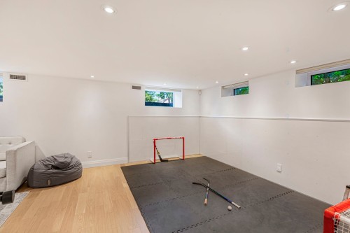 Salle de jeux - 1060 Ch. Dunraven, Mont-Royal, QC - Indoor