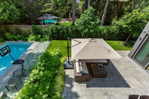 Photo aérienne - 1060 Ch. Dunraven, Mont-Royal, QC - Outdoor With In Ground Pool