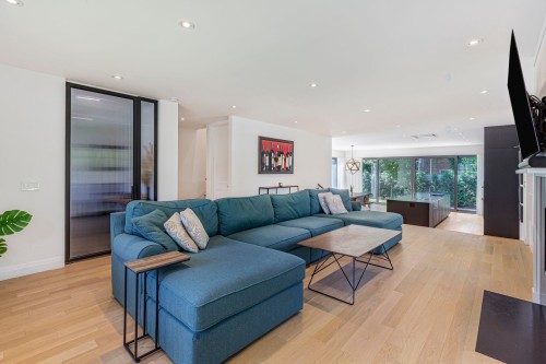 Salon - 1060 Ch. Dunraven, Mont-Royal, QC - Indoor Photo Showing Living Room