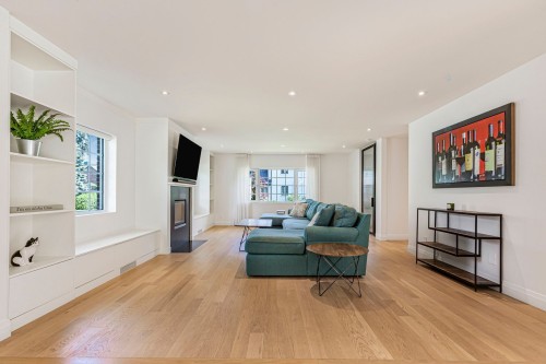 Salon - 1060 Ch. Dunraven, Mont-Royal, QC - Indoor Photo Showing Living Room