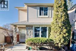 44 Erin Croft Green SE  Calgary, AB T2B 2V2