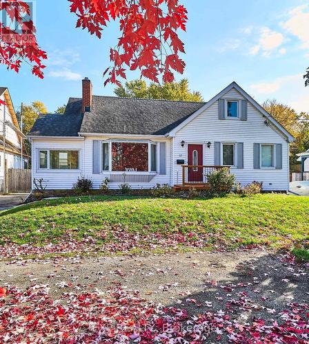 17 EASTWOOD AVENUE N  Oshawa (Samac), ON L1G 3Y5