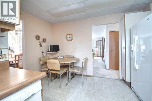 487 Arlington Drive Se, Calgary, AB - Indoor