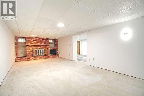 487 Arlington Drive Se, Calgary, AB - Indoor Photo Showing Other Room