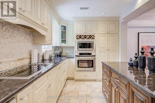 6 - 115 Henderson Avenue, Markham, ON - Indoor Photo Showing Kitchen With Upgraded Kitchen