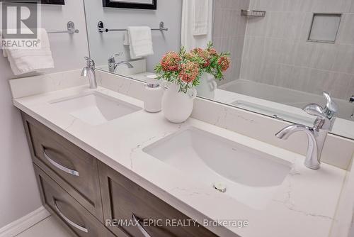 6 - 115 Henderson Avenue, Markham, ON - Indoor Photo Showing Bathroom