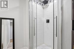 Basement 4pc bathroom - 