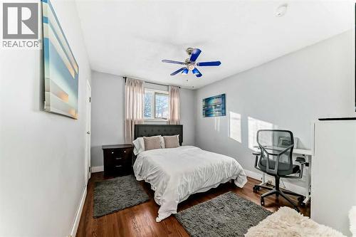 133 28 Avenue Ne, Calgary, AB - Indoor Photo Showing Bedroom