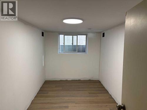 133 28 Avenue Ne, Calgary, AB - Indoor Photo Showing Other Room
