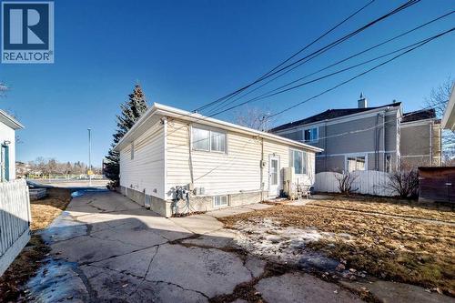 133 28 Avenue Ne, Calgary, AB - Outdoor With Exterior