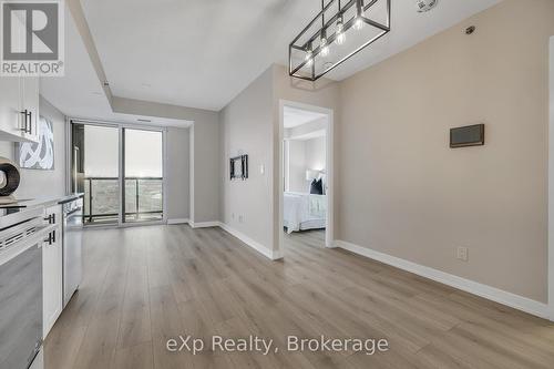 A614 - 3210 Dakota Common, Burlington (Alton), ON - Indoor Photo Showing Kitchen