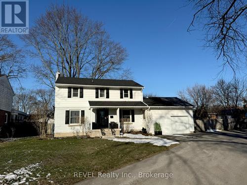 10 LAUGHLIN PLACE  Welland (Prince Charles), ON L3C 4E2