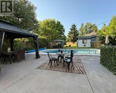 Multiple entertaining areas. - 