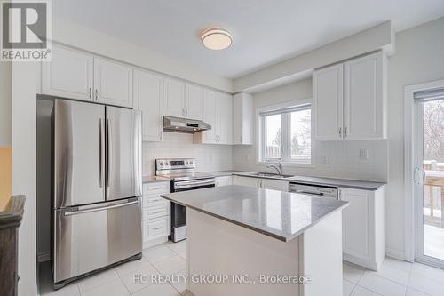 119 Gordon Circle, Newmarket, ON - Indoor Photo Showing Kitchen With Stainless Steel Kitchen