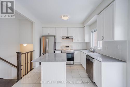119 Gordon Circle, Newmarket, ON - Indoor Photo Showing Kitchen With Stainless Steel Kitchen With Double Sink With Upgraded Kitchen