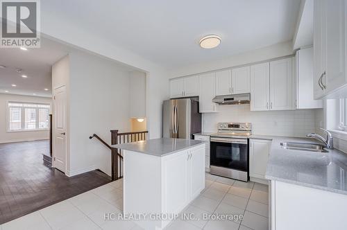 119 Gordon Circle, Newmarket, ON - Indoor Photo Showing Kitchen With Stainless Steel Kitchen With Double Sink With Upgraded Kitchen