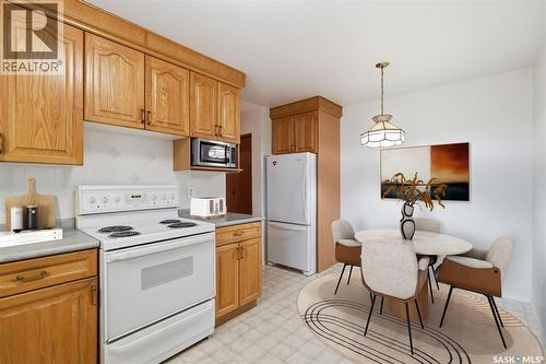 121 Simon Fraser Crescent, Saskatoon, SK - Indoor Photo Showing Kitchen